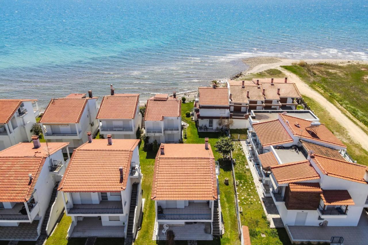 Apartment Next To The Sea Paralia Dionysiou Esterno foto