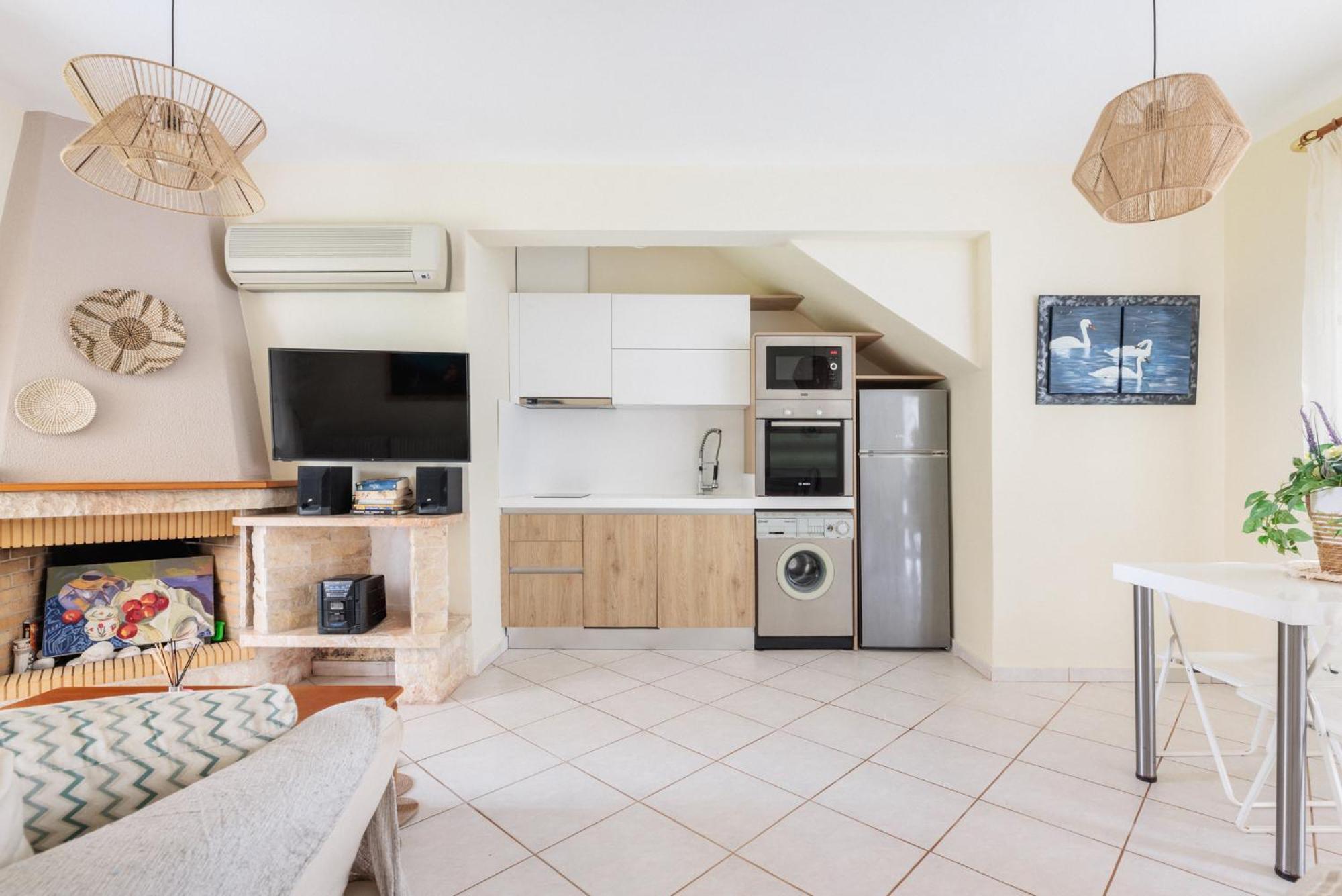Apartment Next To The Sea Paralia Dionysiou Esterno foto
