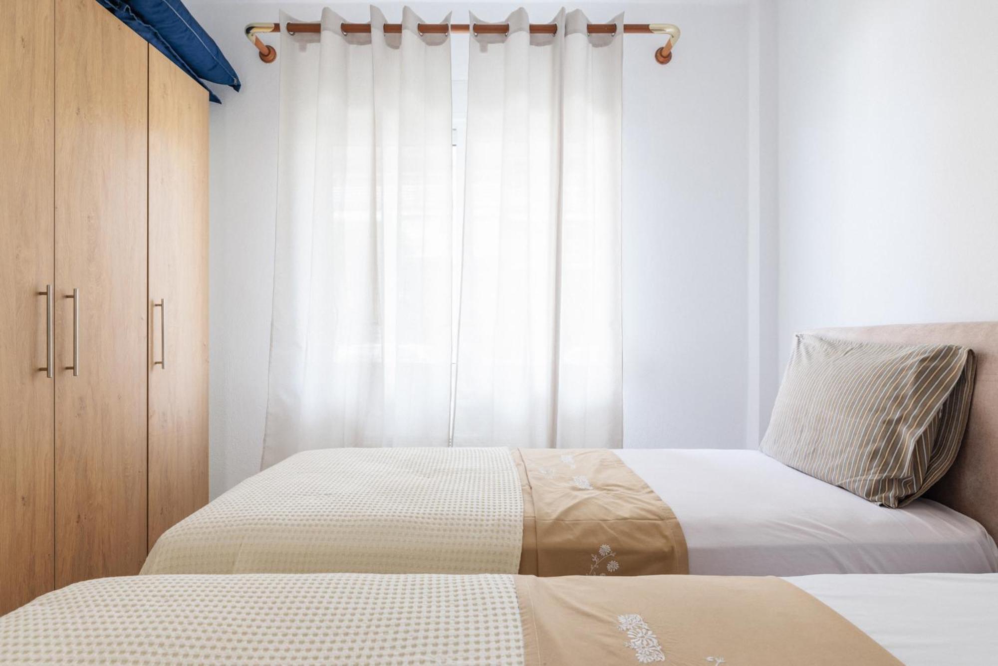 Apartment Next To The Sea Paralia Dionysiou Esterno foto
