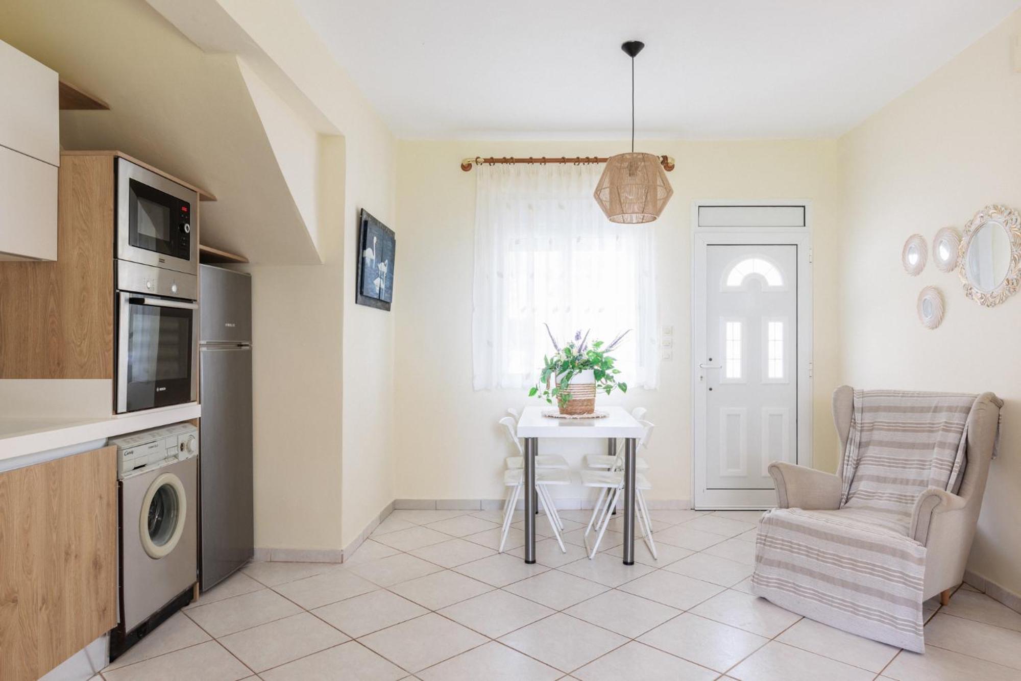 Apartment Next To The Sea Paralia Dionysiou Esterno foto